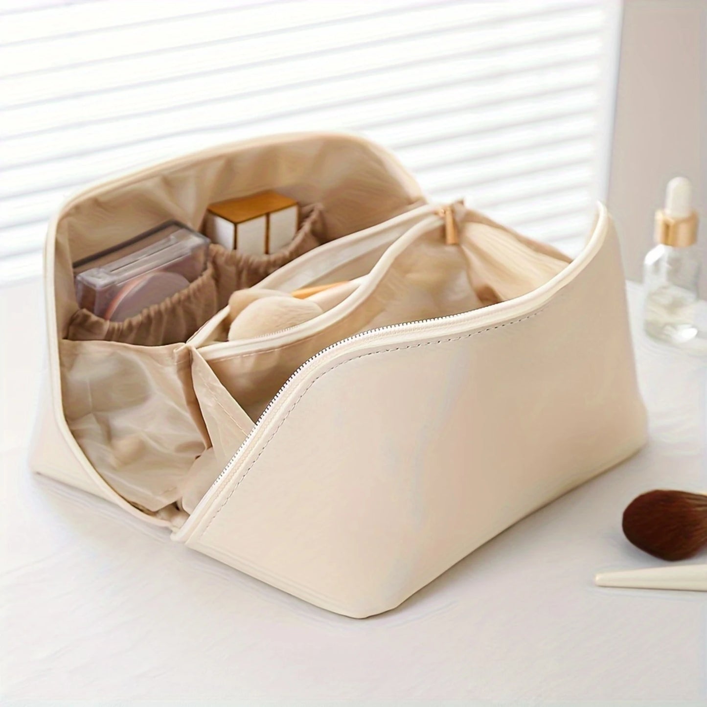 PORTABLE COSMETIC BAG